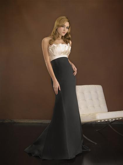 A366 - Ivory/Black